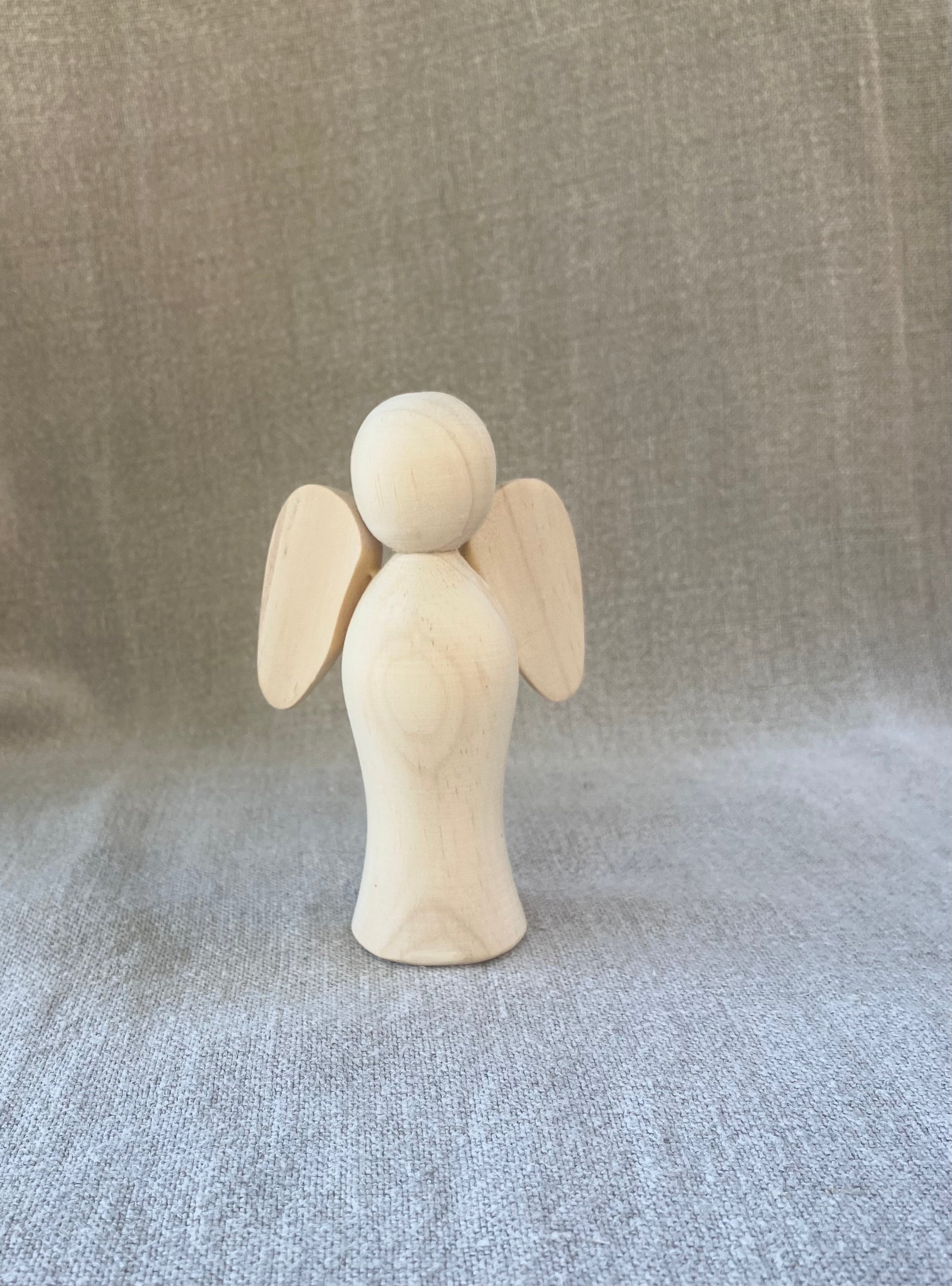 ANGEL CAMPANITA